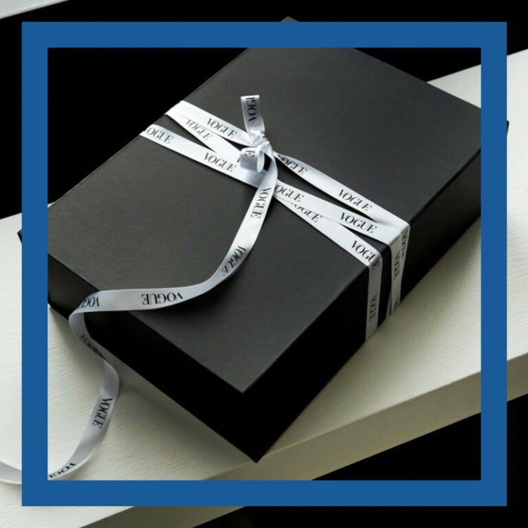 Vogue paket zwart met strik